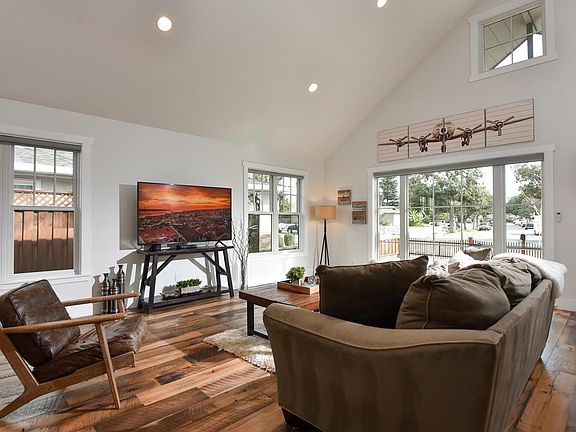 5th image of 711 Willow Glen Way