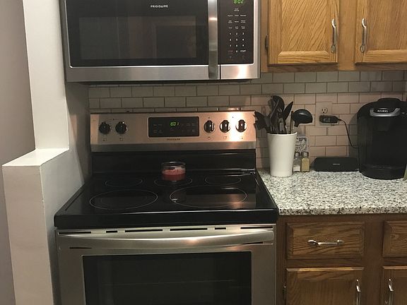 4th image of 138 Andrews Blvd