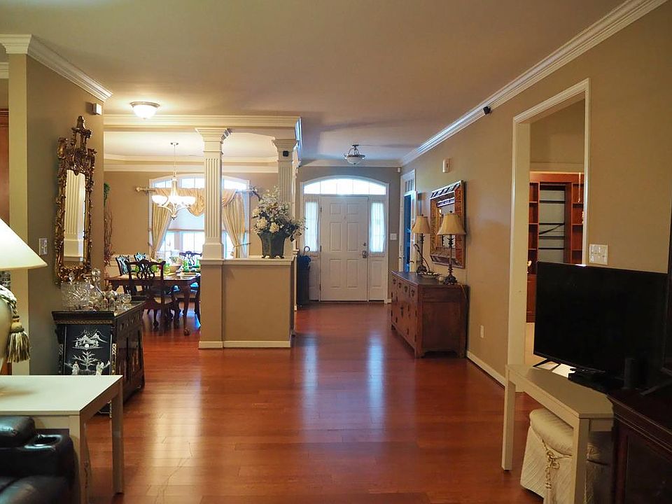 85 Pleasants Ln Kilmarnock VA Zillow