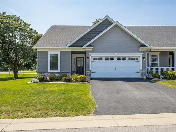 1 Cedar Cove Trl, Rochester, NY 14606