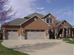 2208 Thistle Ln, Bloomington, IL 61704