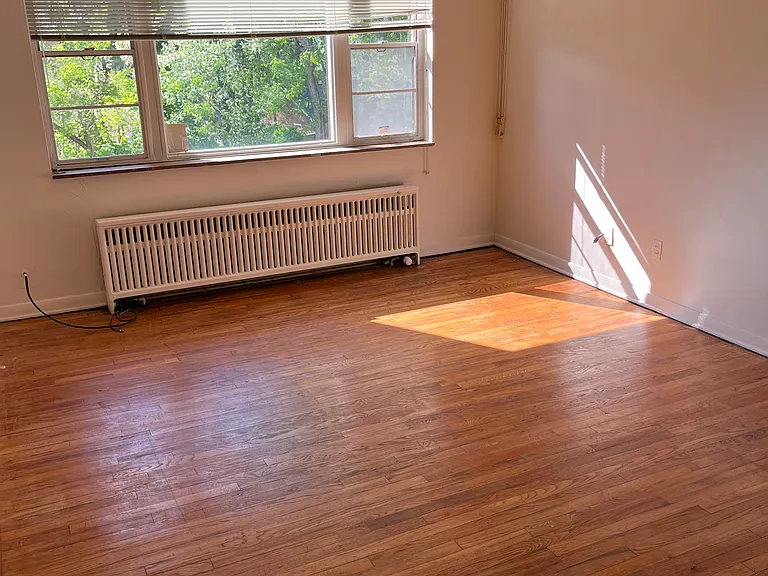 2222 Broadway Ave #203 — Photo 5