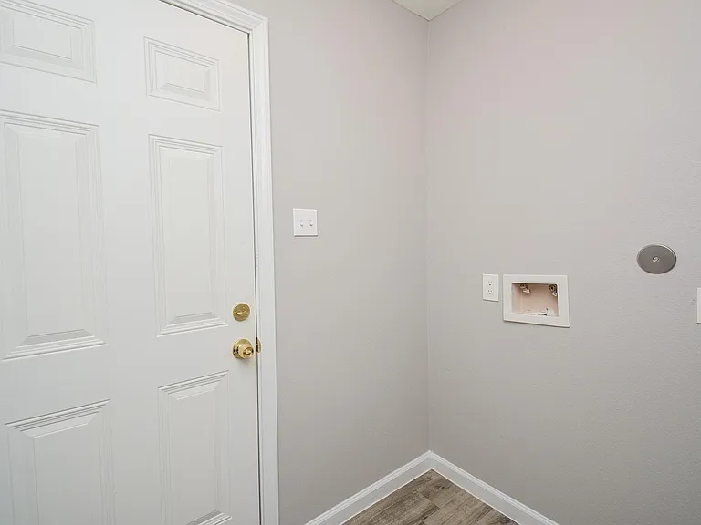 7611 Dyer St — Photo 25