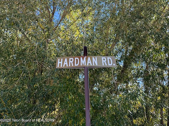 2nd image of 180 Hardman Rd