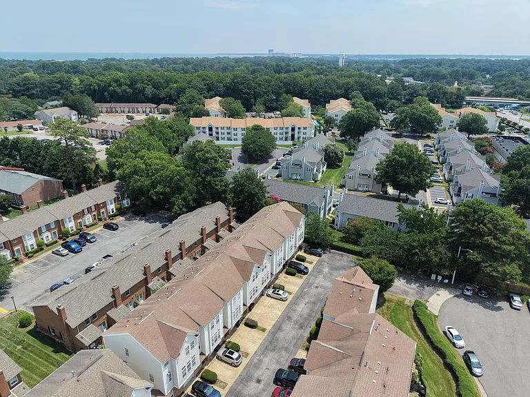 4720 Beach Bay Ct — Photo 41