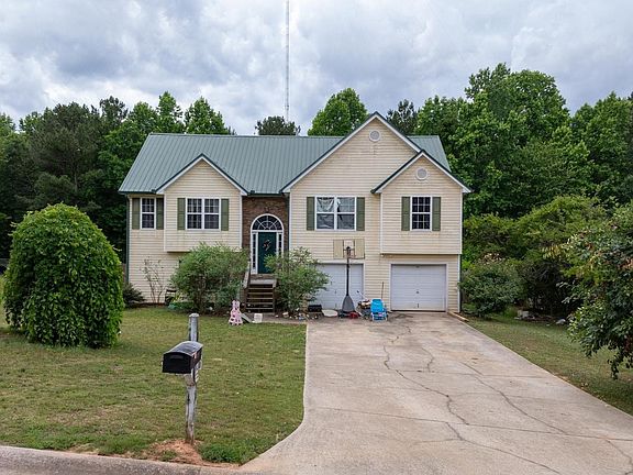2nd image of 602 Saddle Ridge Dr