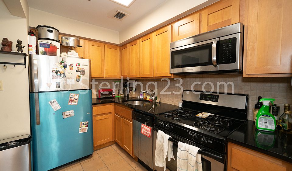 1st image of 22-14 Astoria Blvd #3R