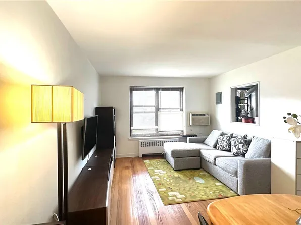 1 Terrace Circle #1F, Great Neck, NY 11021