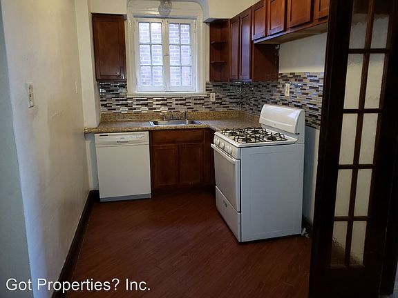 5th image of 3712 Winnebago St #A