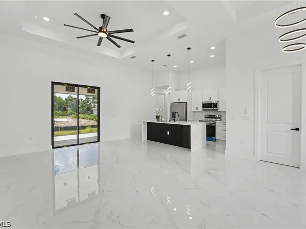 918 Hooper Ave, Lehigh Acres, FL 33974