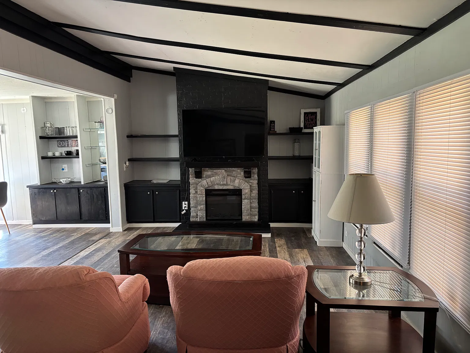 2 bed, 1080 sqft, $1,300 — Photo 3