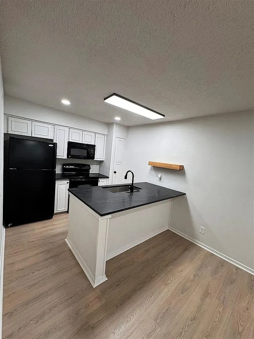 1 bed, 665 sqft, $1,095 — Photo 1