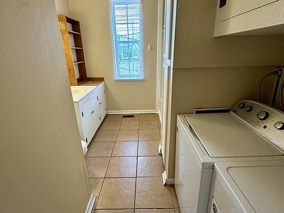 4th image of 622 20th St #10755380