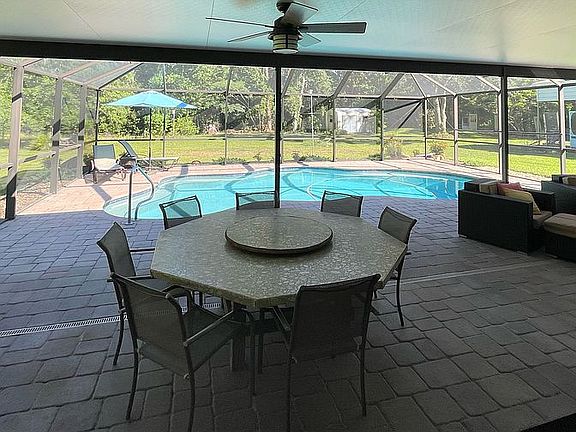 5th image of 2558 Pheasant Ct W