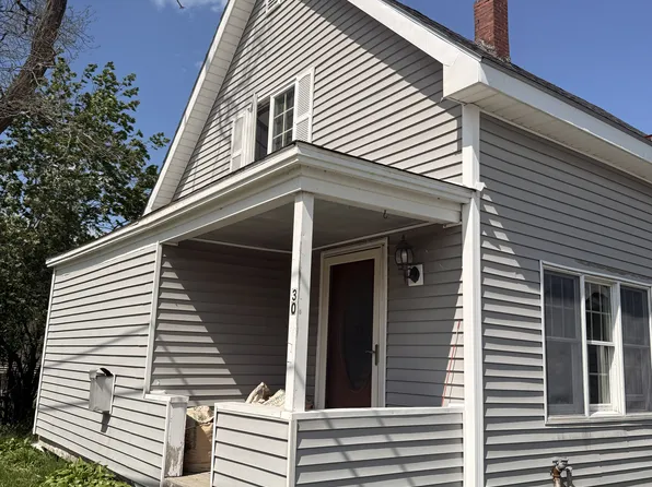 30 Main St, Bradley, ME 04411