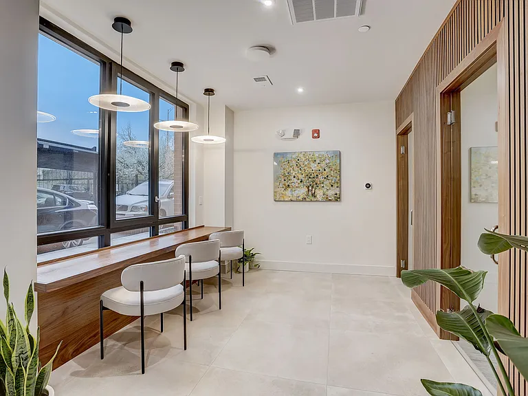 209 Vine — Photo 27