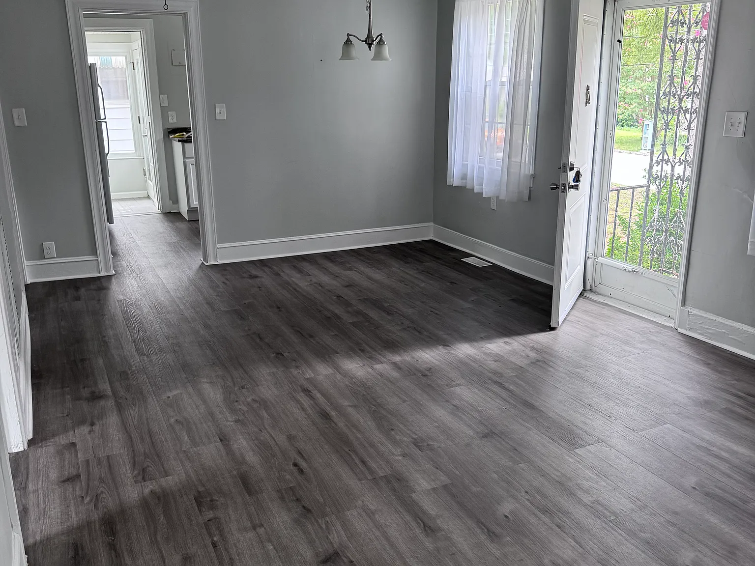 2 bed, 1028 sqft, $1,650 — Photo 2