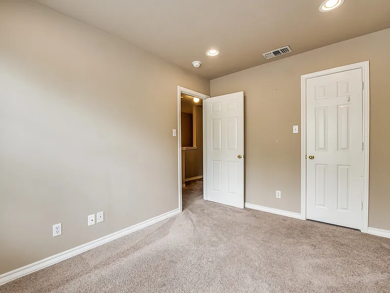 7826 Kingsbury Way — Photo 24