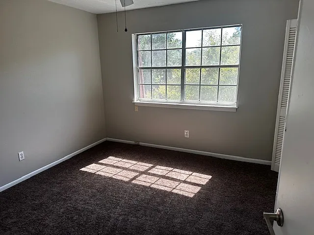 Bowmanor Garden Apartments — Photo 34