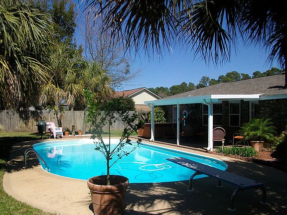 3rd image of 1301 Calcutta Dr