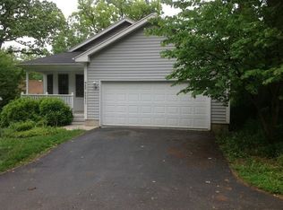 26845 N Circle Dr, Mundelein, IL