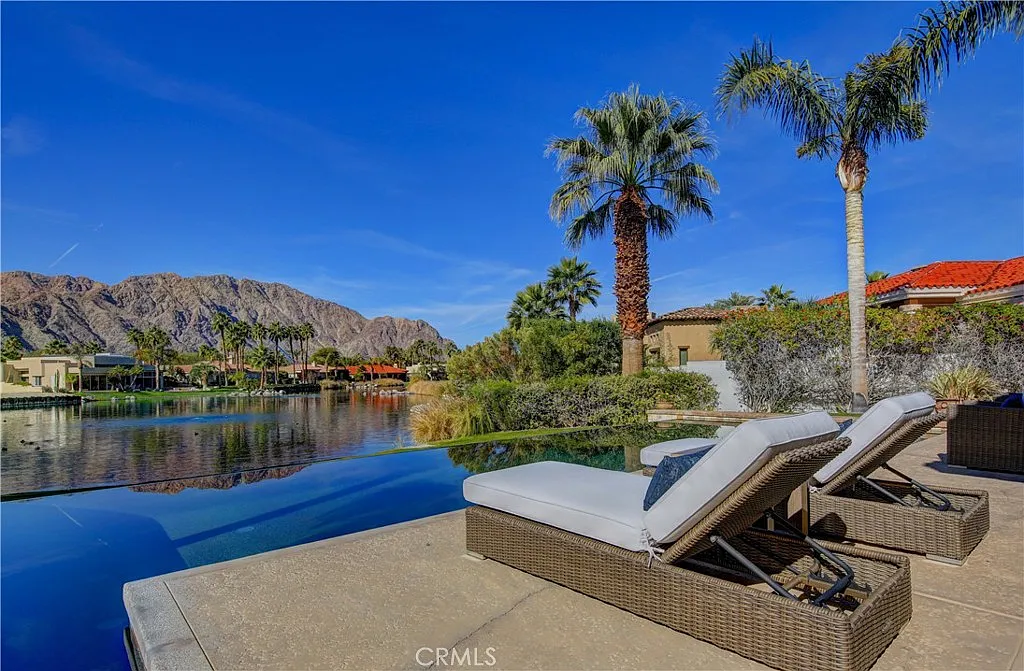 4 bed, 4.5 bath, 4636 sqft, $45,000 — Photo 4