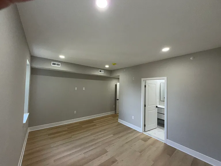 1201 Lindley Ave #4 — Photo 7