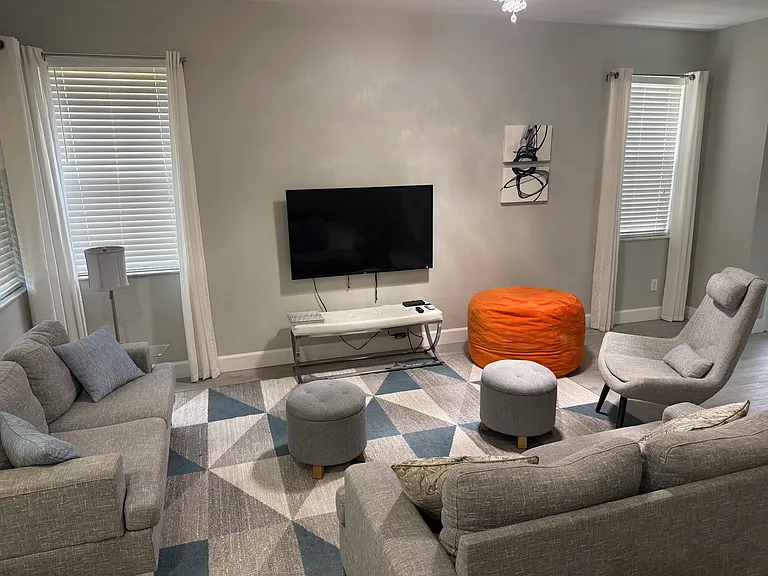 869 Assembly Ct — Photo 1