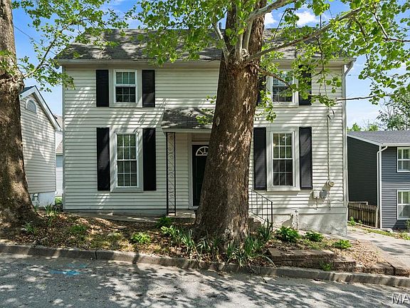 2nd image of 328 Franklin St