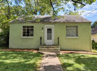 1983 Summit St, Des Moines, IA 50315