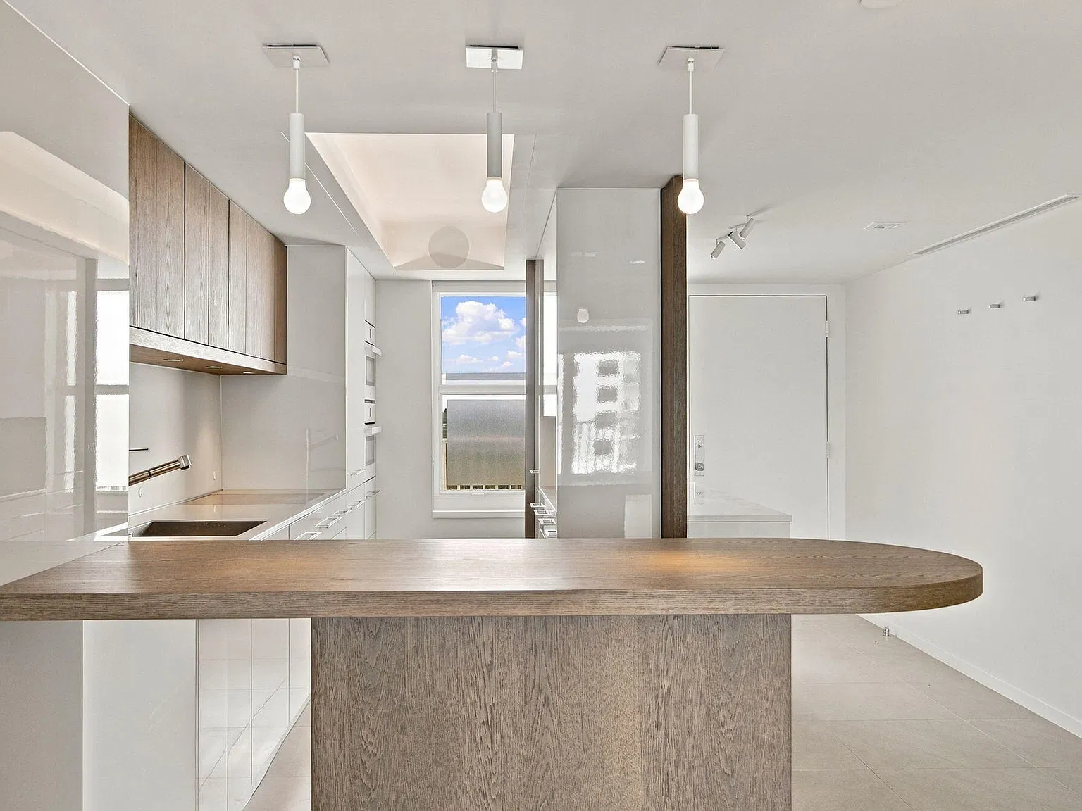 2 bed, 2.0 bath, 1178 sqft, $4,500 — Photo 4