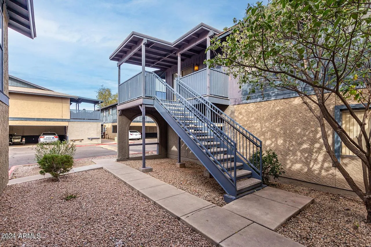 3 bed, 1066 sqft, $1,750 — Photo 3