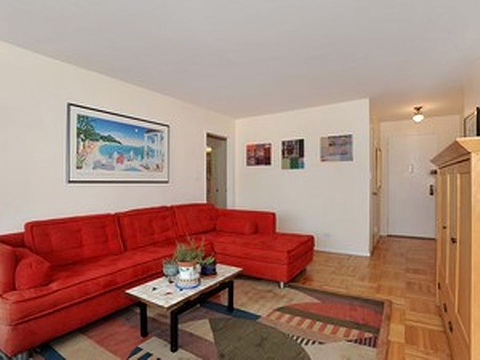 1st image of 18 Charlton St Unit 10G