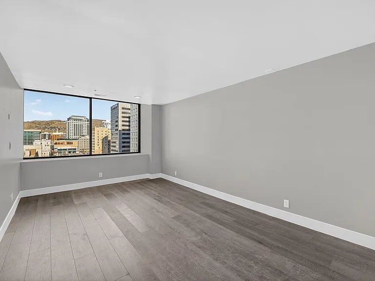 48 W Broadway #1106N — Photo 11