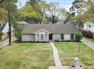 5935 Foresthaven Dr, Houston, TX 77066