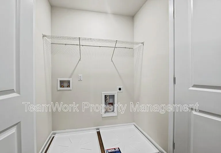 9413 Sun Fountain Dr — Photo 23