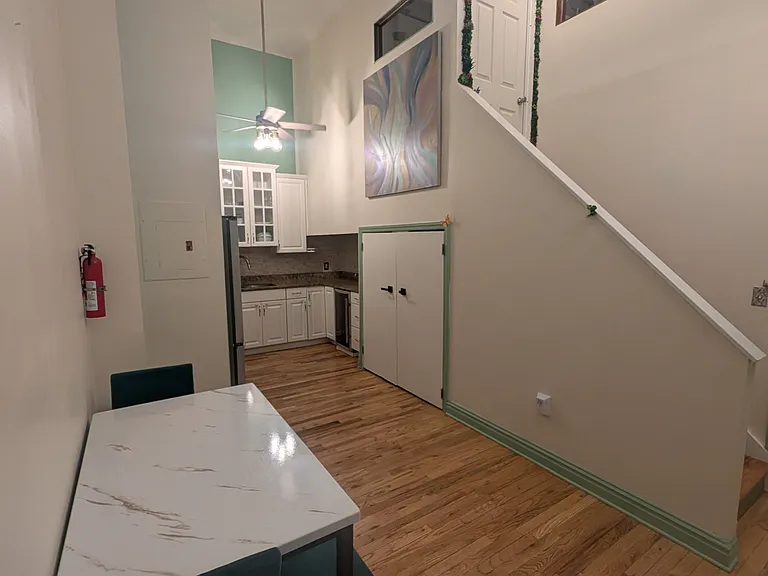 518 Gregory Ave — Photo 3