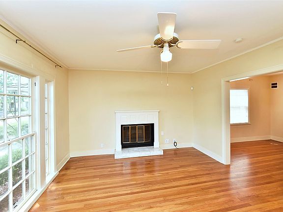 4th image of 4008 Tennyson St
