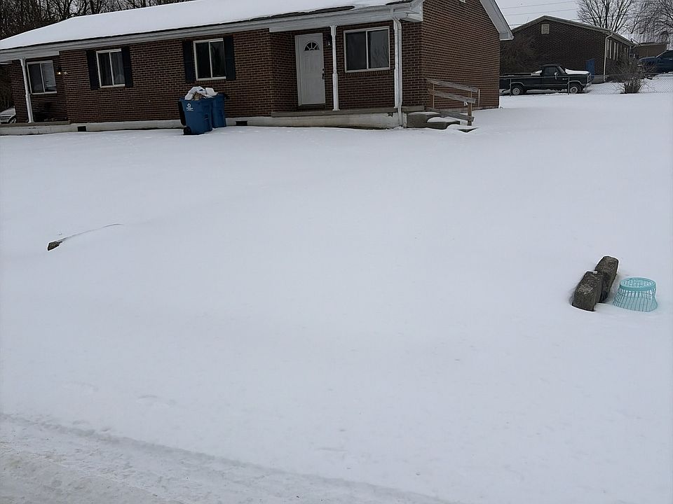 2nd image of 223 Diamond St