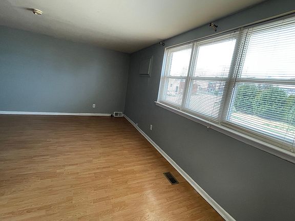 3rd image of 10011 Ferndale St Floor 2