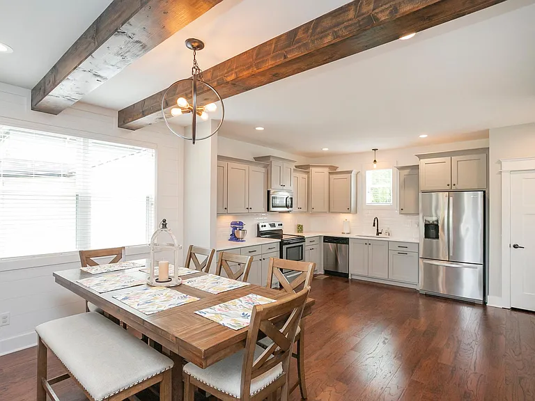 647 James Ave #A — Photo 15
