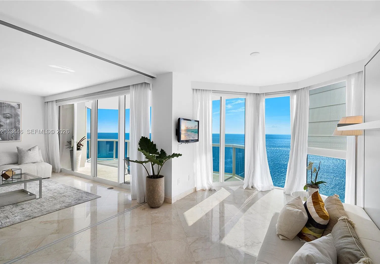 Blue Diamond Condo — Photo 4