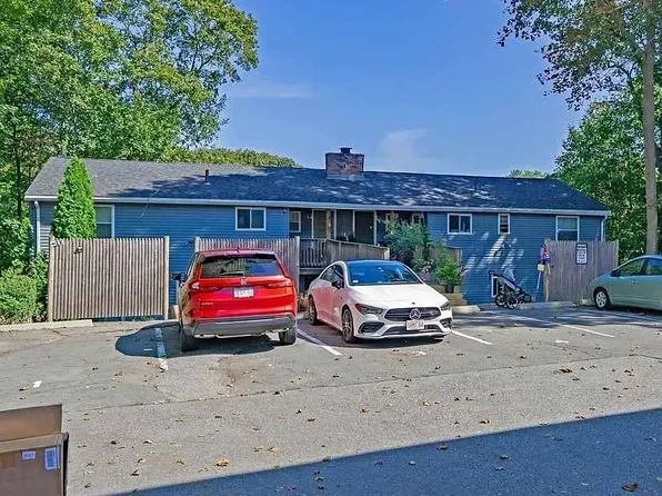 40 Stone St #5R, Beverly, MA 01915
