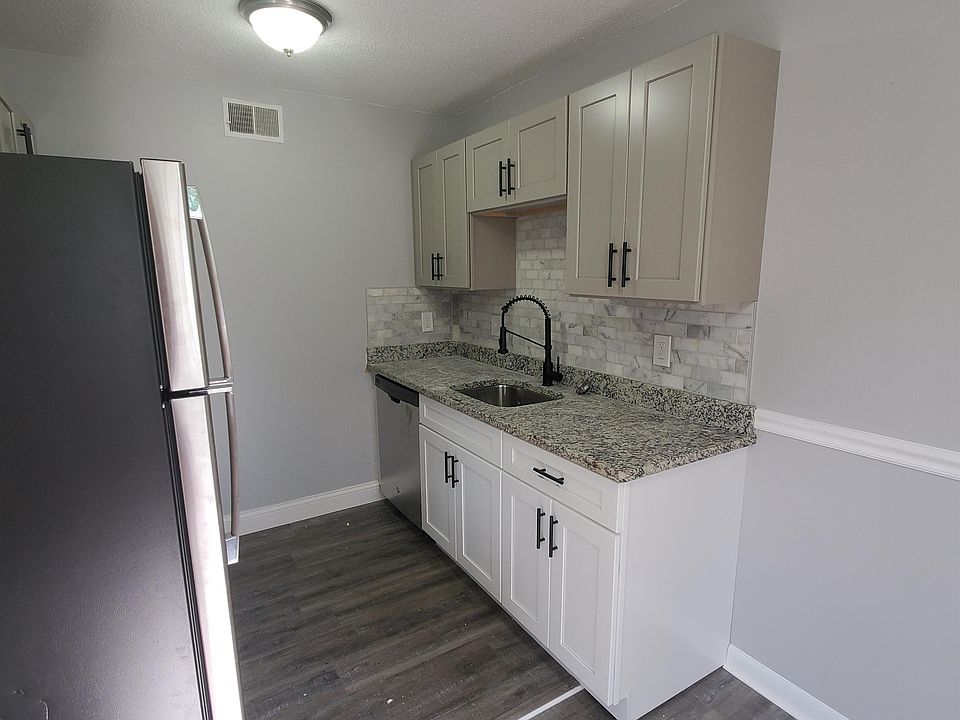 1st image of 8473 Beech Ave #1