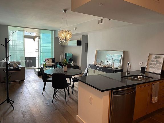 4th image of 950 Brickell Bay Dr APT 3200