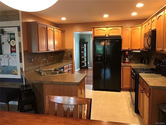 3rd image of 6505 Pincherry Way