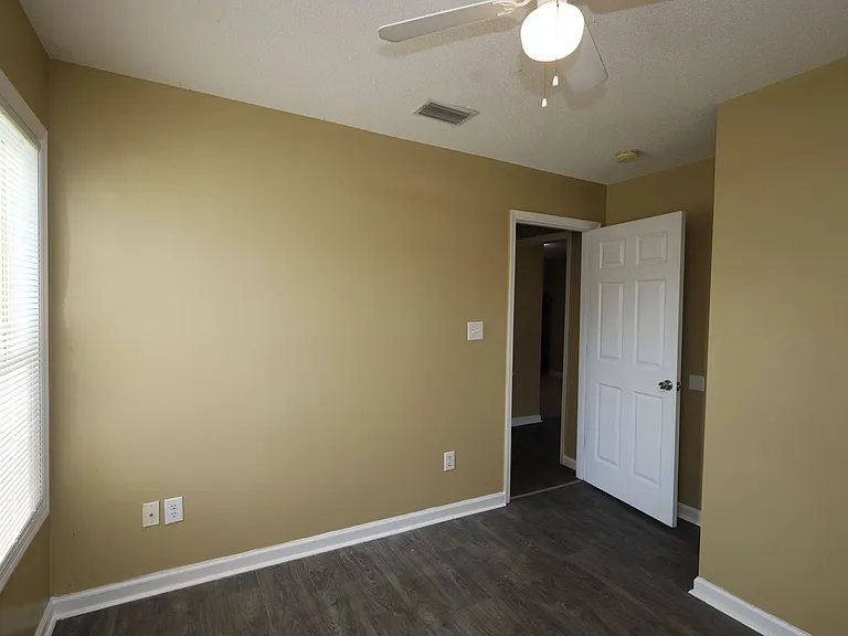 1728 Eli Pl — Photo 14