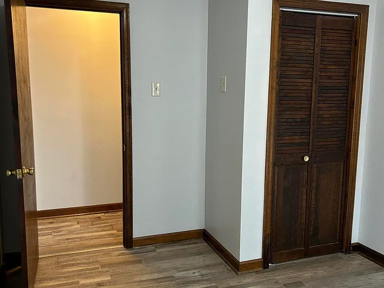 442 Race 2nd Floor Apt St — Photo 7