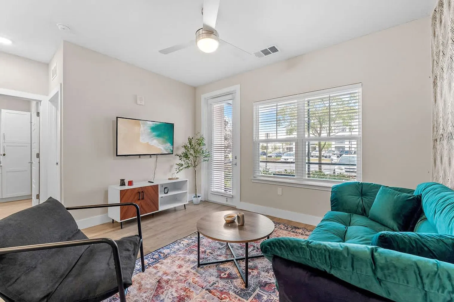 1 bed, 1.0 bath, $3,227 — Photo 2
