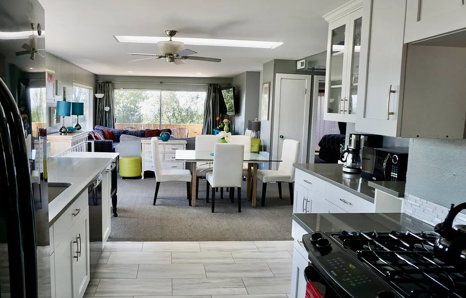 4 bed, 2.0 bath, 1646 sqft, $7,555 — Photo 4